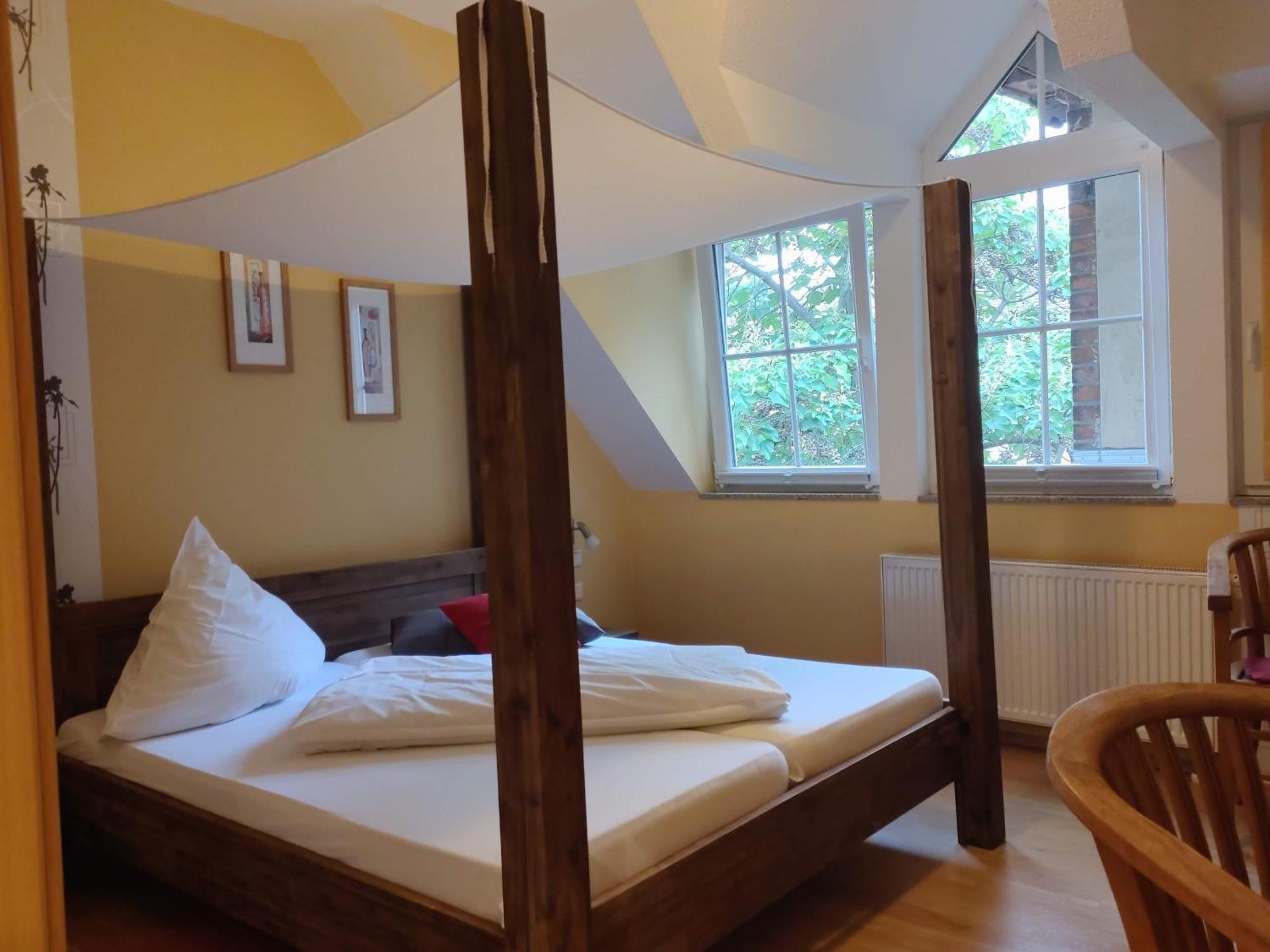 Weingut Weinstube Weinhotel Wolf Harxheim Экстерьер фото