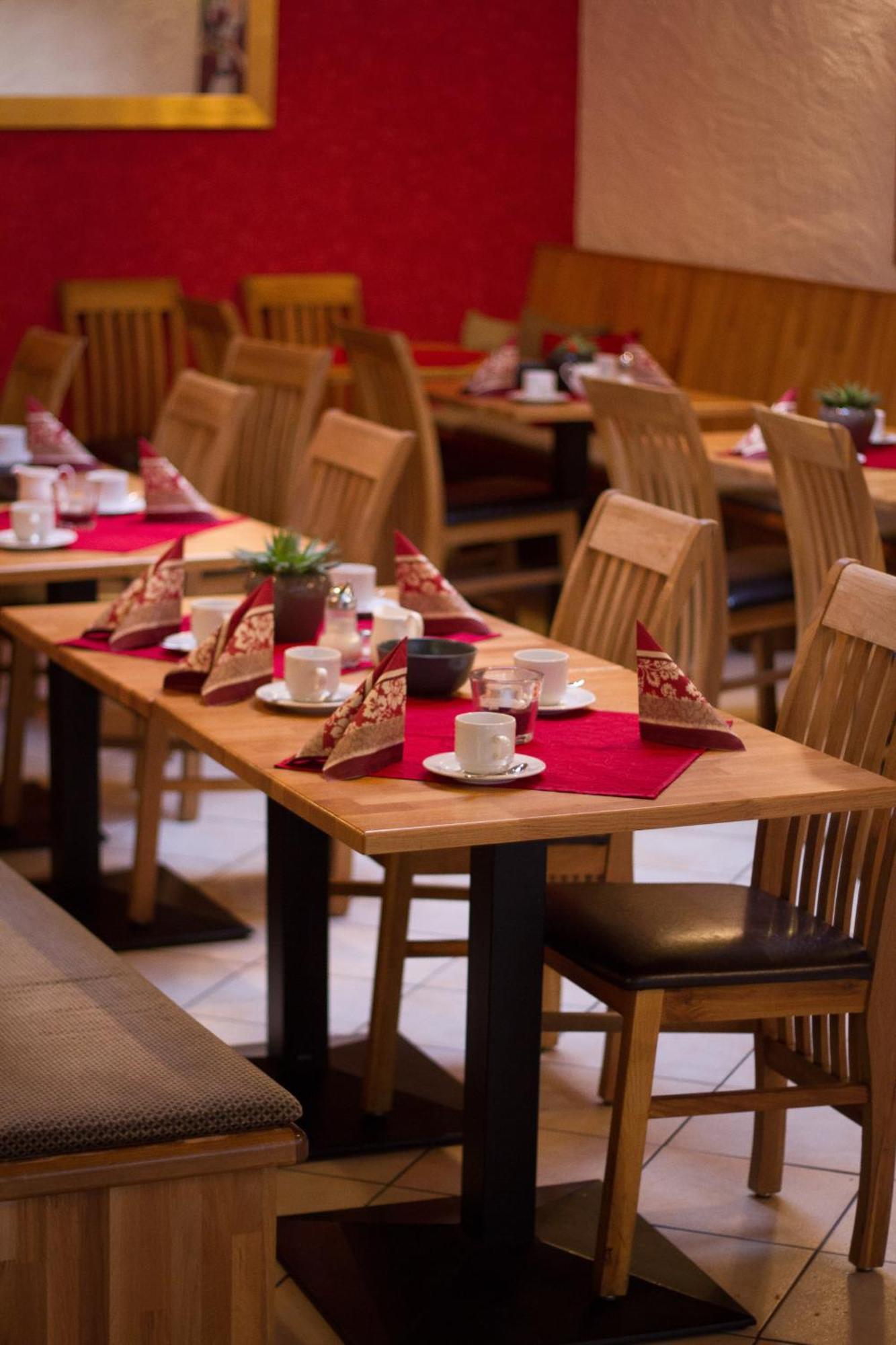 Weingut Weinstube Weinhotel Wolf Harxheim Экстерьер фото