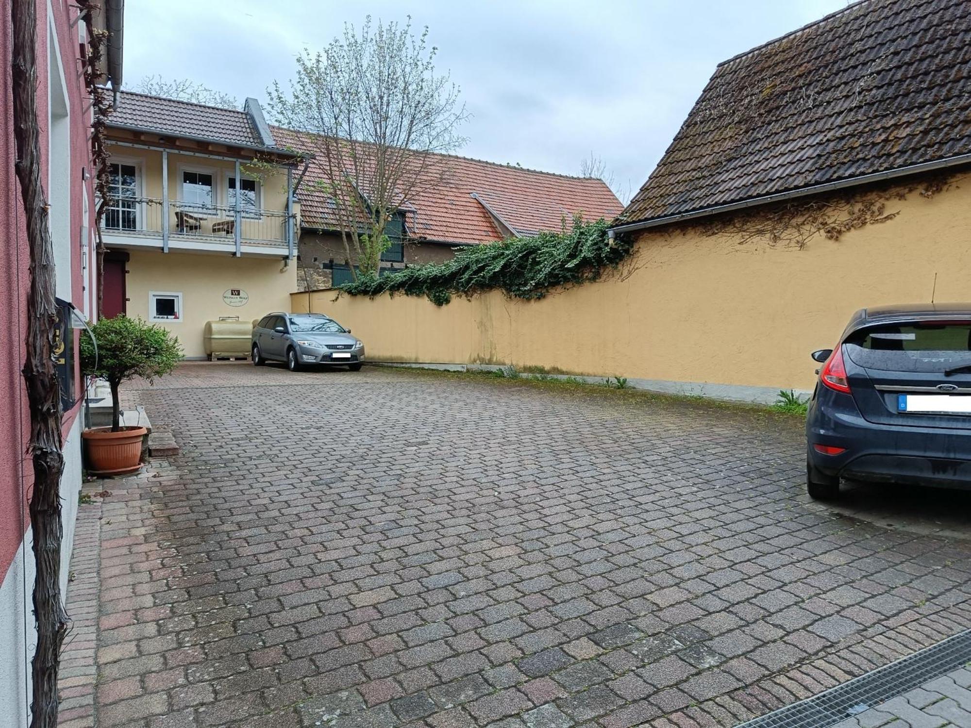 Weingut Weinstube Weinhotel Wolf Harxheim Экстерьер фото
